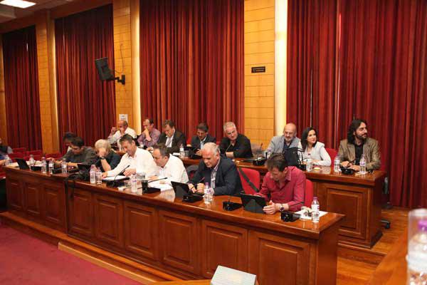 Κριτική αντιπολίτευσης για τον οικονομικό απολογισμό έτους 2015