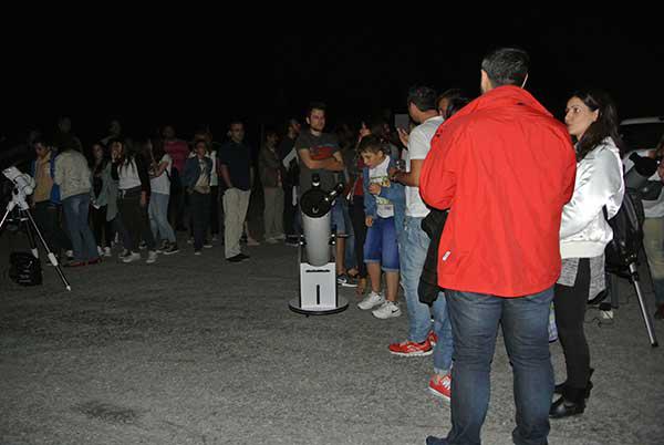 Εντυπωσιακή η παράσταση «Προς τ`άστρα» του ΔΗ.ΠΕ.ΘΕ. στην κατάμεστη από κόσμο πλατεία της Κοζάνης – Δείτε πολλές φωτό