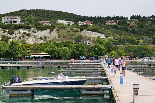Φουντώνει η κόντρα μεταξύ ερασιτεχνών και επαγγελματιών ψαράδων στη Λίμνη Πολυφύτου