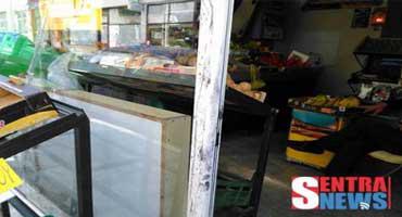 Καστοριά: Μέχρι και τις …μπανάνες από το μανάβικο πήραν οι διαρρήκτες της Μητροπόλεως (βίντεo)