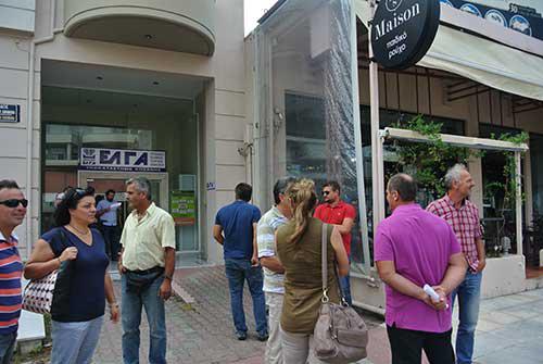 Παράσταση διαμαρτυρίας των αγροτών στον ΕΛΓΑ Κοζάνης-Πονοκέφαλος για τους αγρότες οι μετακινήσεις των εκτιμητών για την καταγραφή των ζημιών