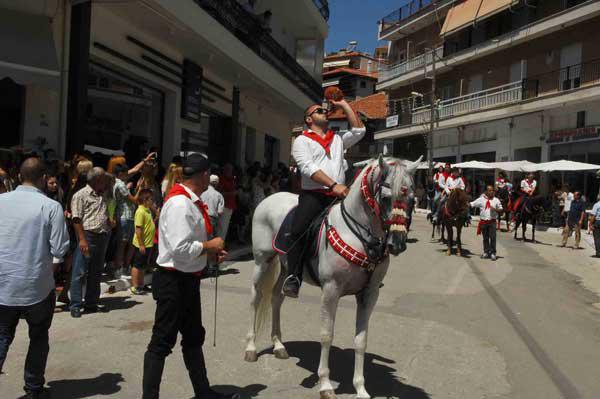 Δηλώσεις συμμετοχής για το έθιμο των Καβαλάρηδων στου Δεκαπενταύγουστου στη Σιάτιστα