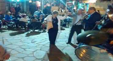 Χορός στη Λότζια Πεντάλοφου  με την ορχήστρα του Παναγιώτη Ντίτσιου