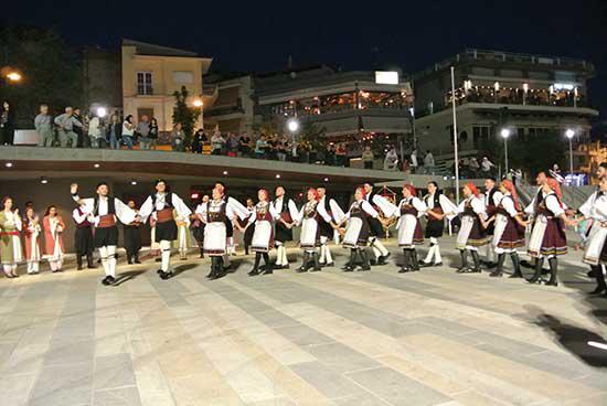 Αδελφοποίηση Μοσφιλωτης Λαρνακας Κύπρου με το Δήμο Κοζάνης στην κεντρική πλατεία