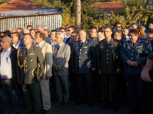 Πρέσπες: Τελετή αποκαλυπτηρίων του μνημείου προς τιμήν του πεσόντα κατά την εκτέλεση του καθήκοντος Αρχιφύλακα Ηλία Κωστένη