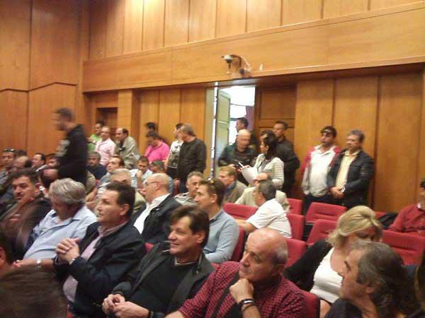Το κοινό ψήφισμα των συνδικάτων της ΔΕΗ στο Περιφερειακό Συμβούλιο- Κατάμεστη η αίθουσα