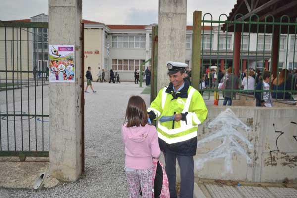 Ενημερωτικά φυλλάδια τροχαίας θα διανείμουν αστυνομικοί με αφορμή την έναρξη της Σχολικής Χρονιάς