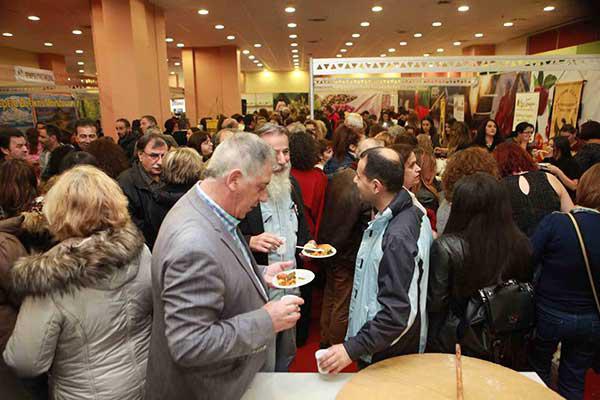 Με 2.000 έκαστος «κεράσανε Ελλάδα» οι συμμετέχοντες στο φεστιβάλ δήμοι