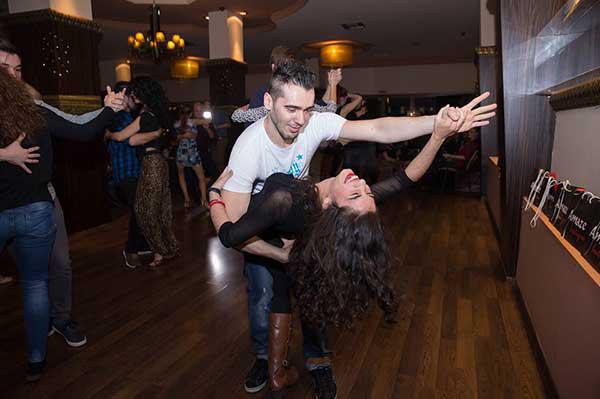 Εντυπωσιακό θέαμα και πολύς χορός για φιλανθρωπικό σκοπό