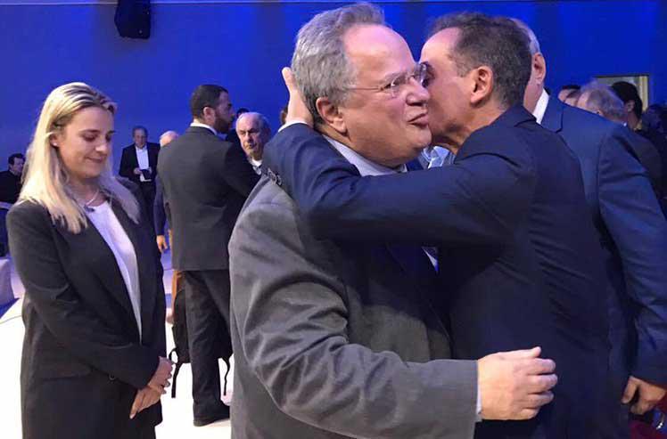 Καρυπίδης: Εγώ θα συνεχίσω τις αγκαλιές και σε όποιον αρέσει