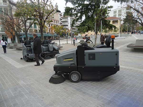 Επίδειξη των μηχανημάτων καθαρισμού της Kärcher στην πλατεία της Κοζάνης