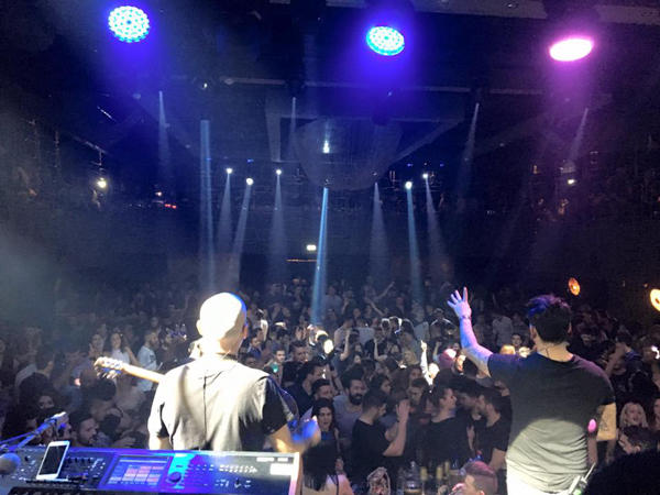 dada_live_stan2