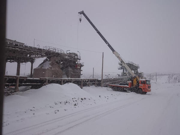 Δείτε φωτογραφίες από τη σκληρή δουλειά των  λιγνιτωρύχων εν μέσω χιονιά