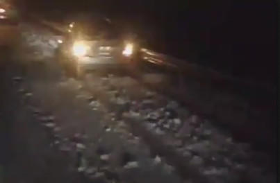 Προβλήματα στο οδικό δίκτυο: VIDEO με νταλίκα στην Εγνατία και οδηγό με καλοκαιρινά λάστιχα που “βγήκε” από το δρόμο