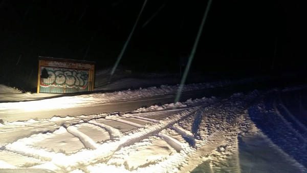 Σφοδρή χιονόπτωση στο δρόμο Κοζάνη – Λάρισα