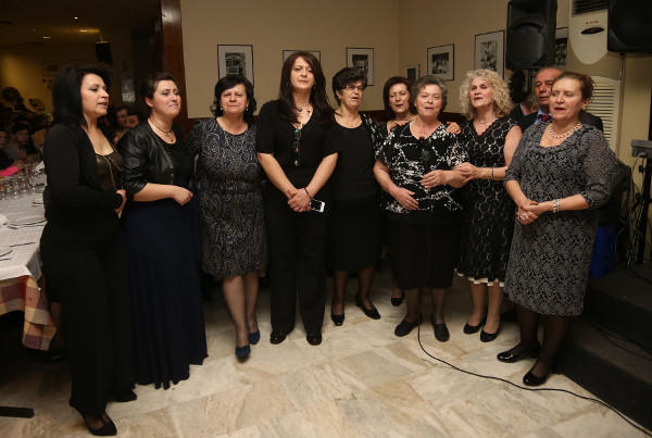 Με επιτυχία πραγματοποιήθηκε στο Βελβεντό ο ετήσιος χορός του πολιτιστικού-λαογραφικού συλλόγου Αγίας Κυριακής ‘’Η ΤΣΙΟΥΚΑ’’.
