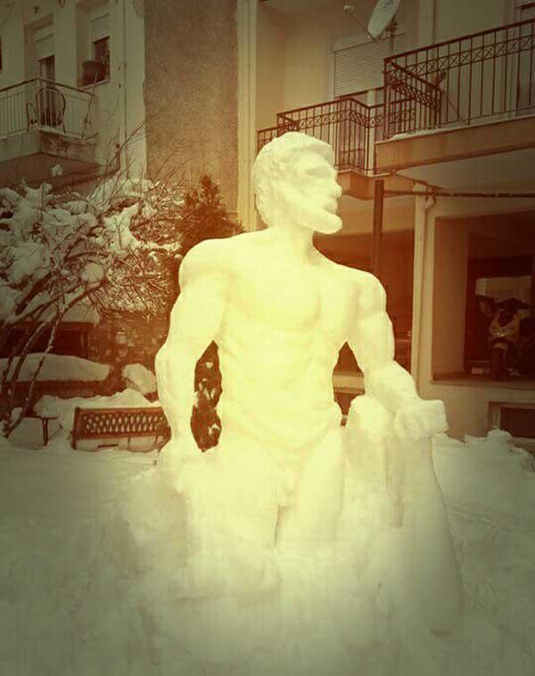 Μετά την Αφροδίτη και ο Ηρακλής σε γλυπτό από χιόνι στην Φλώρινα