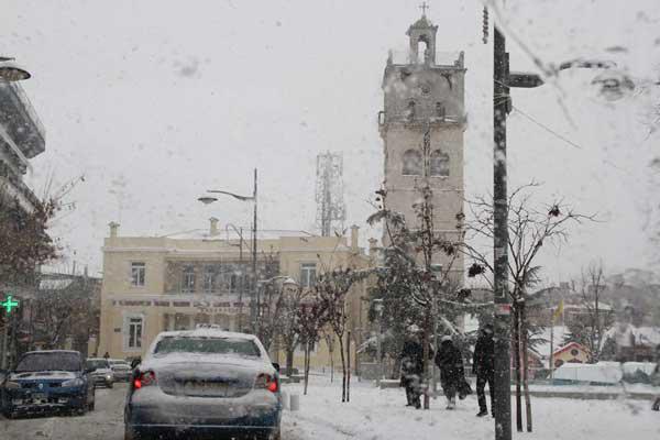 Δείτε εντυπωσιακές καλλιτεχνικές φωτογραφίες από τον χιονιά σε διάφορες γειτονιές της Κοζάνης!