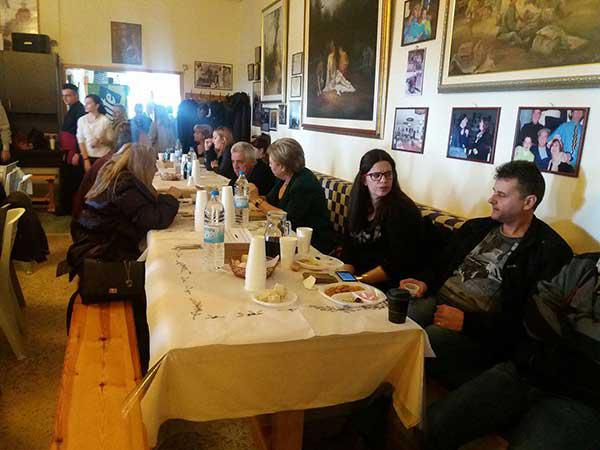 Στο φιλόξενο ΣΜΑΘΚΟ των Κασμιρτζήδων με το γευστικό σαρακοστιανό πιάτο