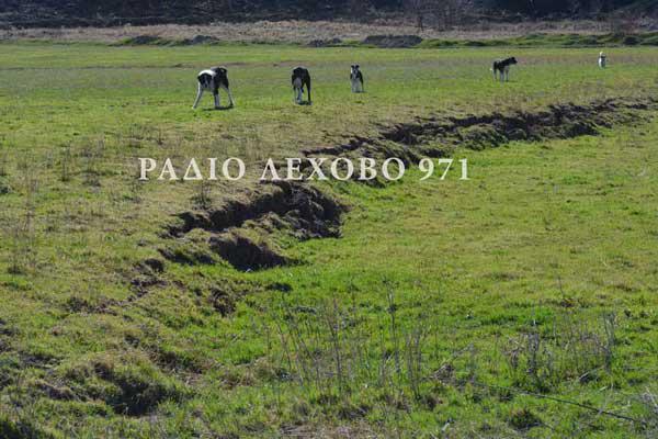 Ανάστατοι οι κάτοικοι των Αναργύρων με τα νέα ρήγματα (βίντεο & φωτο)