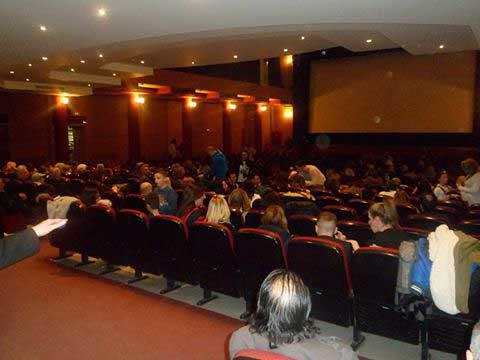 Κατάμεστο το CINE ΟΛΥΜΠΙΟΝ για την πρώτη προβολή της “Ουτοπίας” του Νίκου Κουρού!
