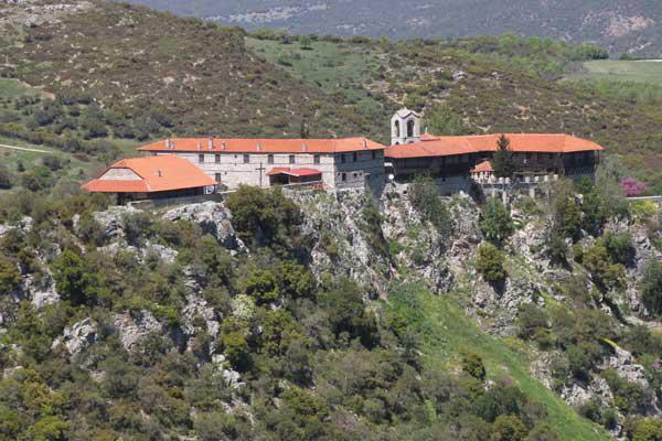 Ιστορική Θεία Λειτουργία στη σπηλαιοσκήτη του Οσίου Νικάνορος στη Ζάβορδα