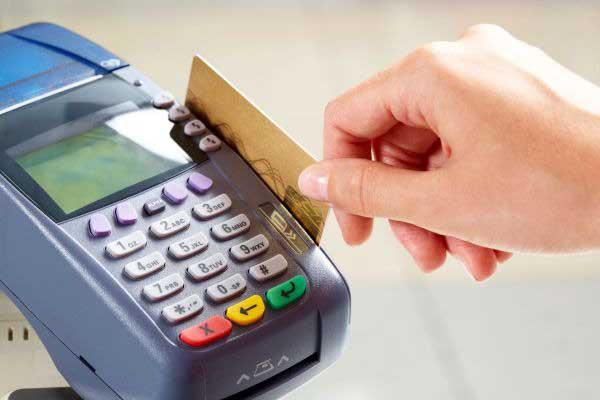 Βασίλης Μόσχου για τα POS: “Βάζουμε την τράπεζα μέτοχο στο τζίρο μας με νόμο”-Τέλος εποχής για τα τεφτέρια