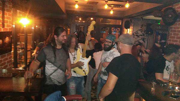 Το απόλυτο ροκ live ήταν στο CrossRoads