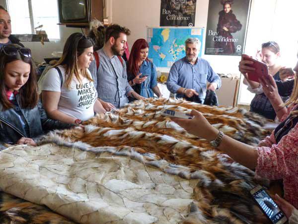 Εντυπωσιασμένοι από την παράδοση της γούνας σε Καστοριά και Σιάτιστα οι νέοι σχεδιαστές του ΤΕΙ Κιλκίς