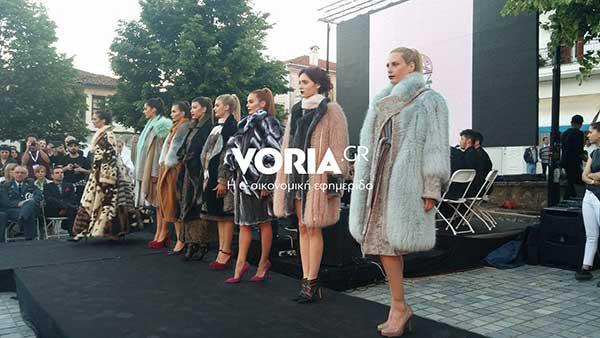 Ομορφιά και αέρας μόδας fashion gala γούνας στην Καστοριά