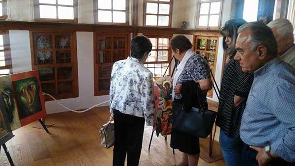 Μια έκθεση γεμάτη συναισθήματα και προβληματισμούς εγκαινιάστηκε στο αρχοντικό του Γρ. Βούρκα