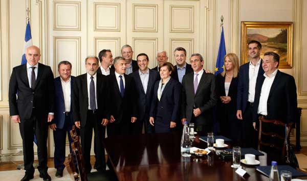 Τι συζητούσε επί μακρόν ο Τσίπρας με τον Καρυπίδη;