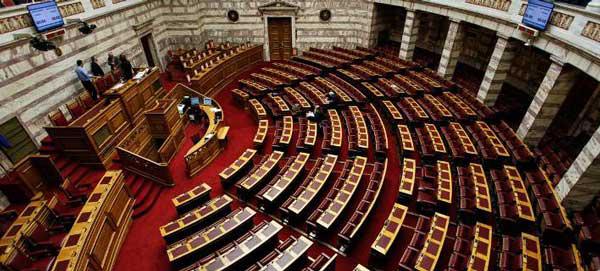 28 βουλευτές του ΣΥΡΙΖΑ, αφού ψήφισαν τα μέτρα, κάνουν ανταρσία και ζητούν κατάργηση διάταξης του μνημονίου – Και ο Θέμης Μουμουλίδης