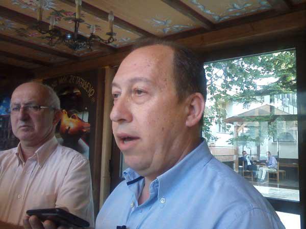 Ο αντιπεριφεριάρχης Καστοριάς Σωτήρης Αδαμόπουλος χαρακτηρίζει ανεπιθύμητο τον δήμαρχο Θεσσαλονίκης-Τι θέση παίρνει η περιφέρεια;;;