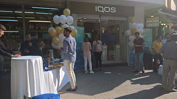 Το νέο κατάστημα IQOS έκανε εγκαίνια και μας συστήνει τη νέα γενιά “τσιγάρου”
