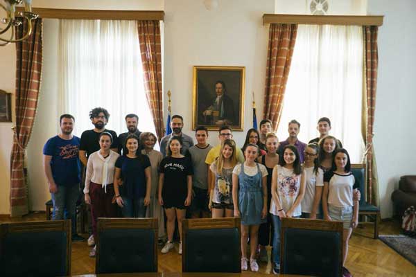 Συνάντηση του Δημάρχου Κοζάνης με τα μέλη της Εφηβικής Σκηνής του ΔΗ.ΠΕ.ΘΕ Κοζάνης