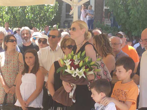 Τραγελαφικά σκηνικά Τσακνή και Ραχήλ: «Σκάσε επιτέλους -Είστε ξετσίπωτοι» [εικόνες & βίντεο]
