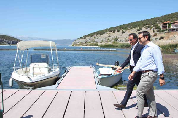 Φωτορεπορτάζ από την επίσκεψη του Πρωθυπουργού Αλέξη Τσίπρα στο τριεθνές της Μεγάλης Πρέσπας