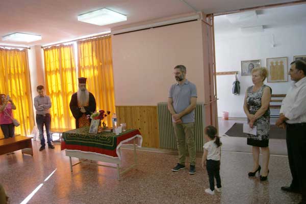 Στους  αγιασμούς στο 13ο Δημοτικό Σχολείο Κοζάνης και στο Γυμνάσιο Ποντοκώμης βρέθηκε ο Δήμαρχος Κοζάνης Λευτέρης Ιωαννίδης- Προχωρά η επέκταση στο 13ο και στο 18ο Δημοτικό
