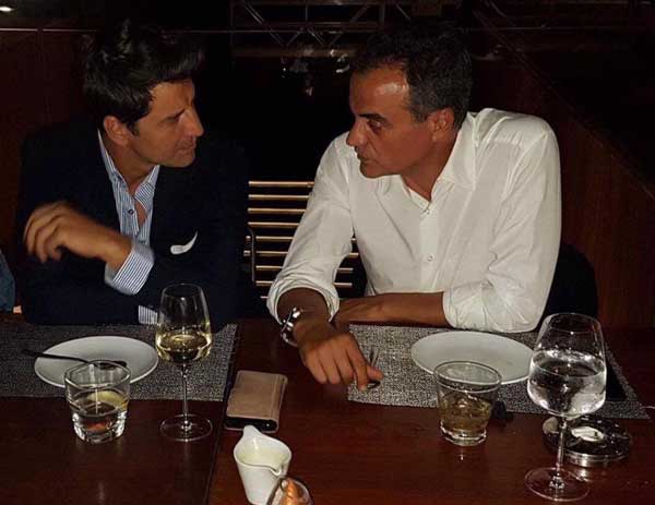 Συνάντηση Θεόδωρου Καρυπίδη με τον Σάκη Ρουβά – Η πρόσκληση που δέχθηκε ο τραγουδιστής