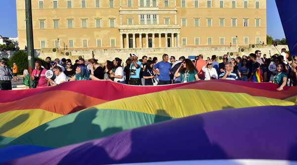 Χωρίς εκπλήξεις από τους τοπικούς βουλευτές η ψηφοφορία για την αλλαγή φύλου