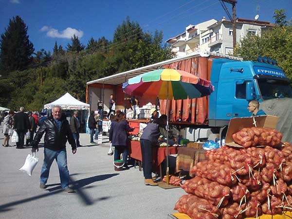 Ανάρπαστα έγιναν τα προιόντα χωρίς μεσάζοντες στη νέα διανομή που έγινε στην Κοζάνη