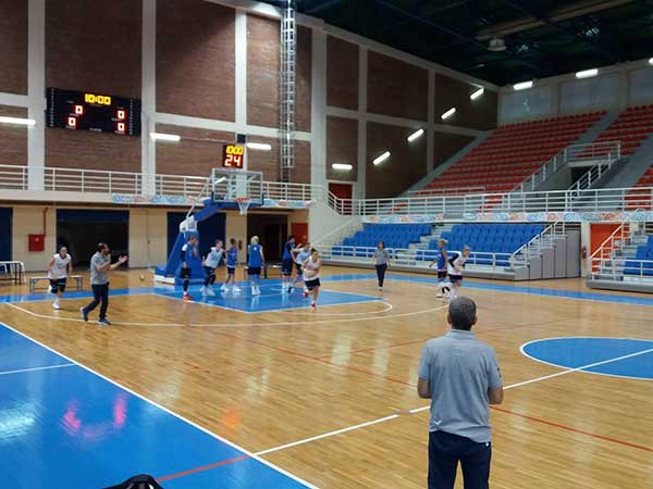 Η πρώτη προπόνηση της γυναικείας Εθνικής ομάδας μπάσκετ στο κλειστό της Λευκόβρυσης