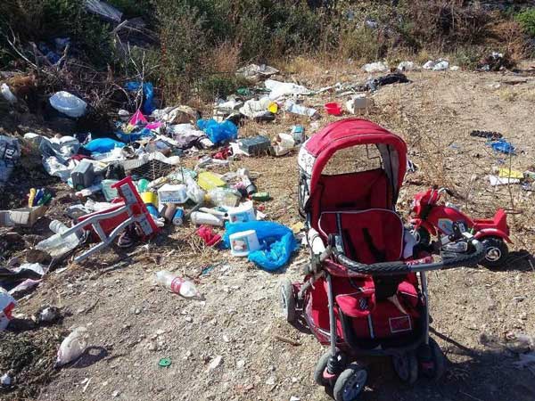Ανάρτηση του Λάζαρου Μαλούτα: “Δήμος Κοζάνης, Ποντοκώμη, σκουπίδια παντού”
