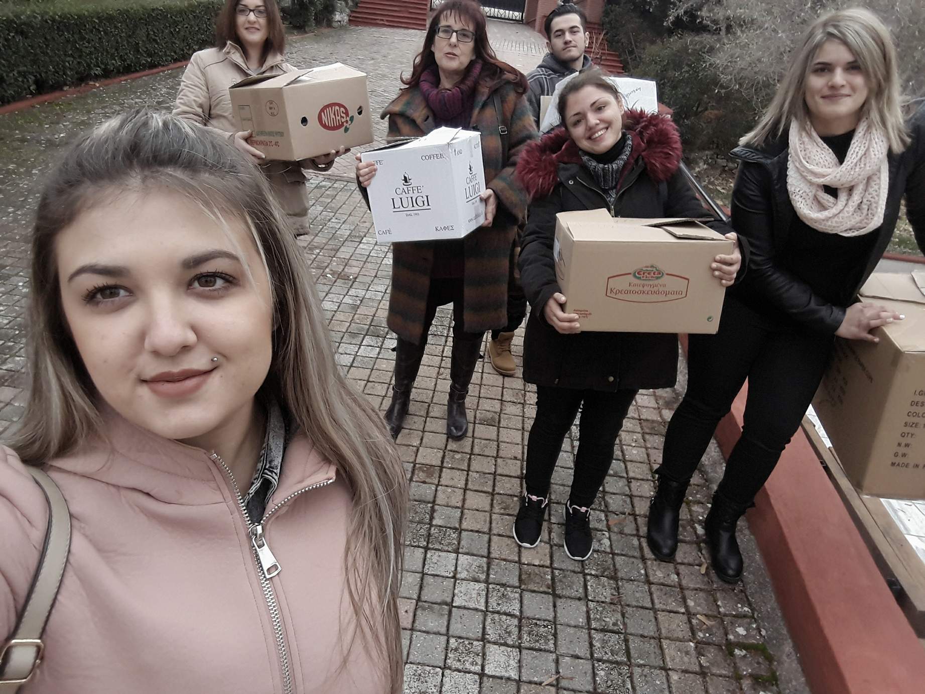 Οι μαθητές της ΕΠΑ.Σ ΟΑΕΔ επισκέφτηκαν τους τρόφιμους του Τιάλειου Εκκλησιαστικού  Γηροκομείου Κοζάνης