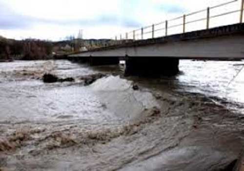 Γέφυρα Μεσοποταμίας – Χιλιοδένδρου: Πλημμύρισαν κτήματα στη γύρω περιοχή – Κλειστός παραμένει ο δρόμος