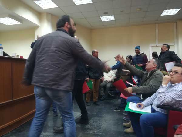 Επεισόδια αυτή τη στιγμή στο Εργατικό Κέντρο Ν. Κοζάνης