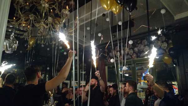 Το πάρτι του Le Roi για τα δύο χρόνια λειτουργίας του