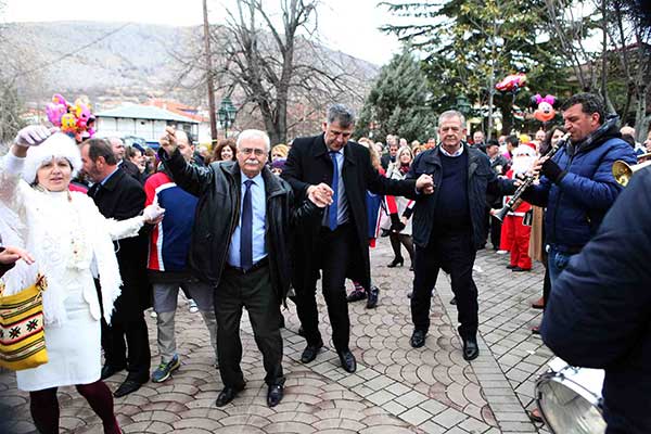 Τα καλύτερα φωτογραφικά στιγμιότυπα από τα φετινά Μπουμπουσιάρια στην Εράτυρα!