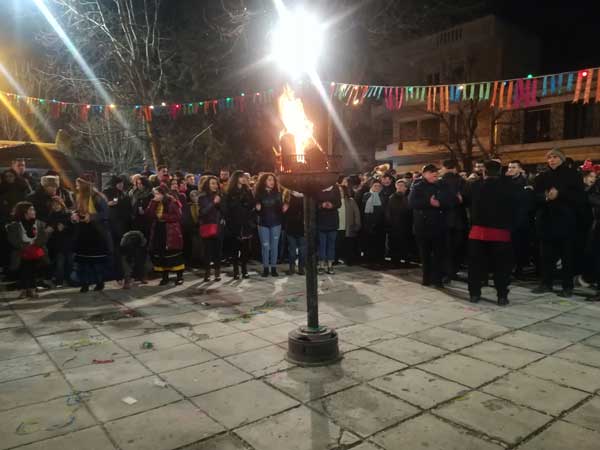 Μεγάλο γλέντι στο άναμμα του Φανού Αλώνια